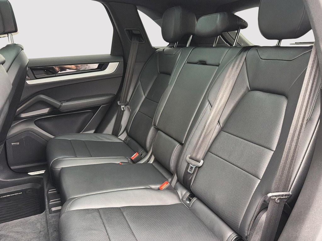 Porsche Cayenne AWD 2024 à Laval, Québec - 26 - w1024h768px