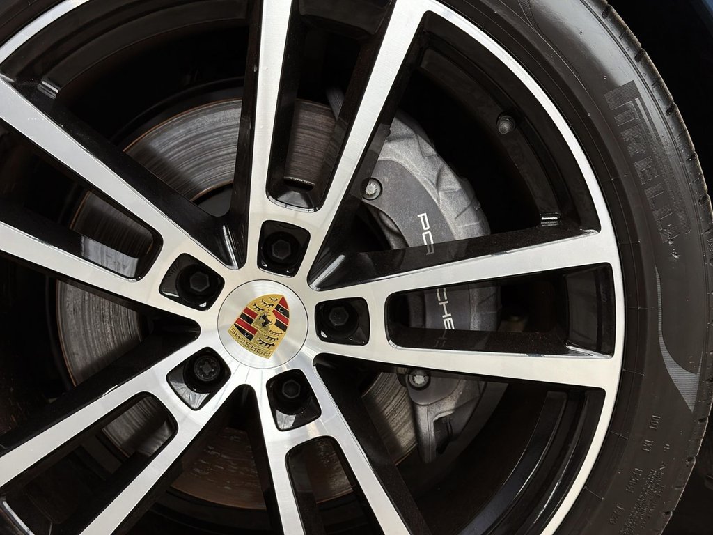Porsche Cayenne AWD 2024 à Laval, Québec - 11 - w1024h768px