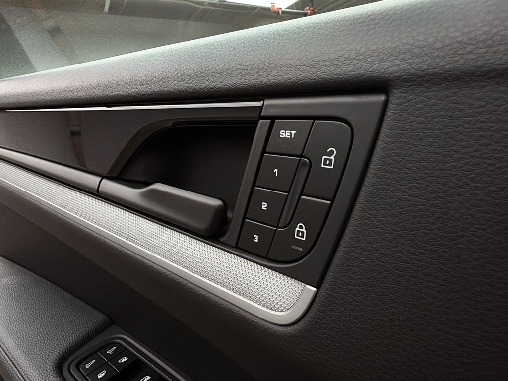 Porsche Cayenne AWD 2024 à Laval, Québec - 29 - w1024h768px