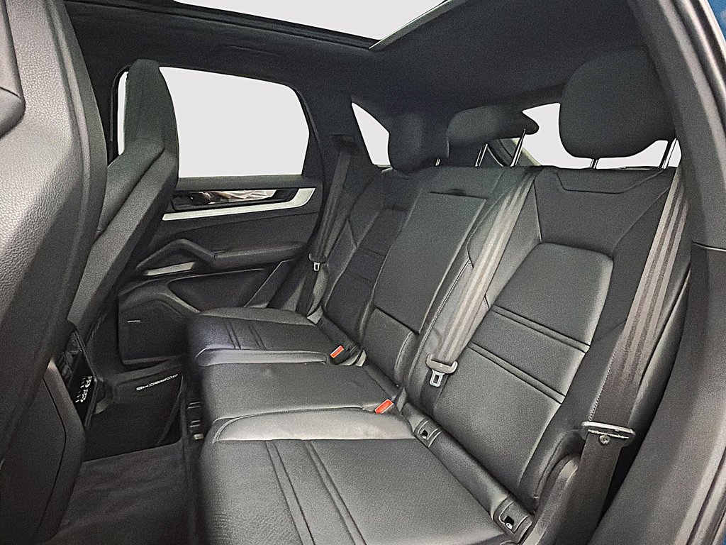 2024 Porsche Cayenne S AWD in Laval, Quebec - 24 - w1024h768px
