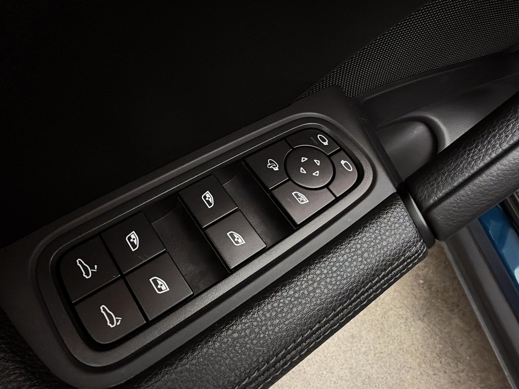 2024 Porsche Cayenne S AWD in Laval, Quebec - 28 - w1024h768px