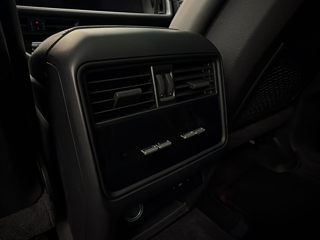 2024 Porsche Cayenne S AWD in Laval, Quebec - 25 - w1024h768px