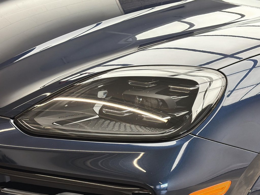 2024 Porsche Cayenne in Laval, Quebec - 8 - w1024h768px