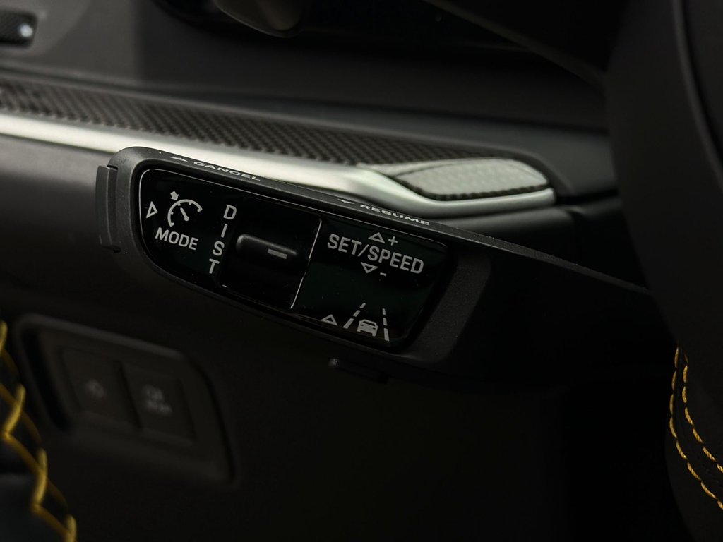 2024 Porsche Cayenne in Laval, Quebec - 16 - w1024h768px