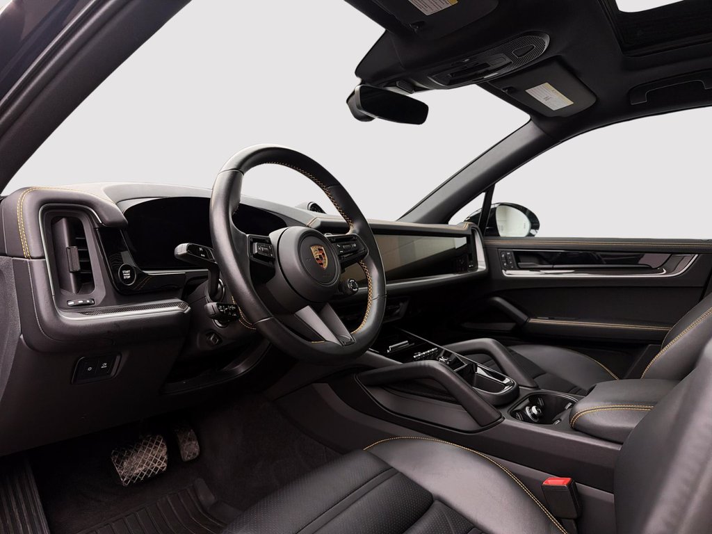 2024 Porsche Cayenne in Laval, Quebec - 12 - w1024h768px