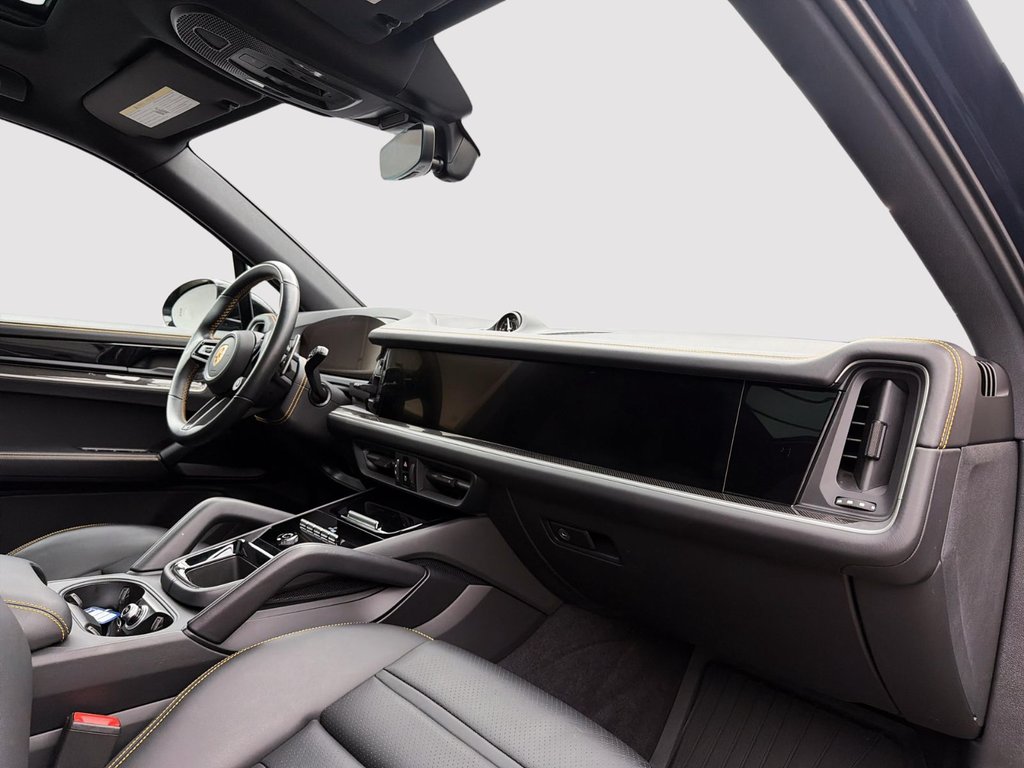 2024 Porsche Cayenne in Laval, Quebec - 22 - w1024h768px