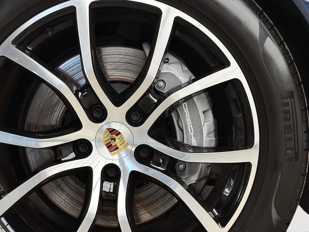 2024 Porsche Cayenne in Laval, Quebec - 11 - w1024h768px