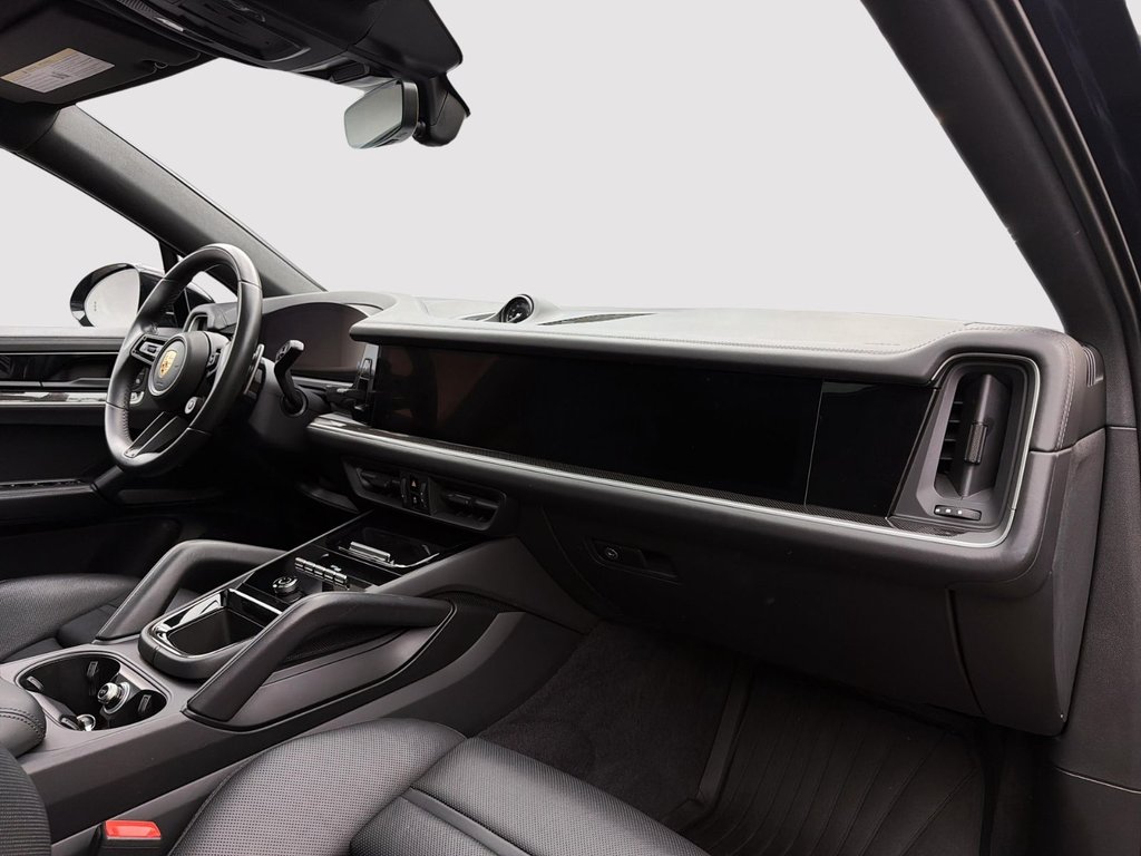 2024 Porsche Cayenne in Laval, Quebec - 22 - w1024h768px