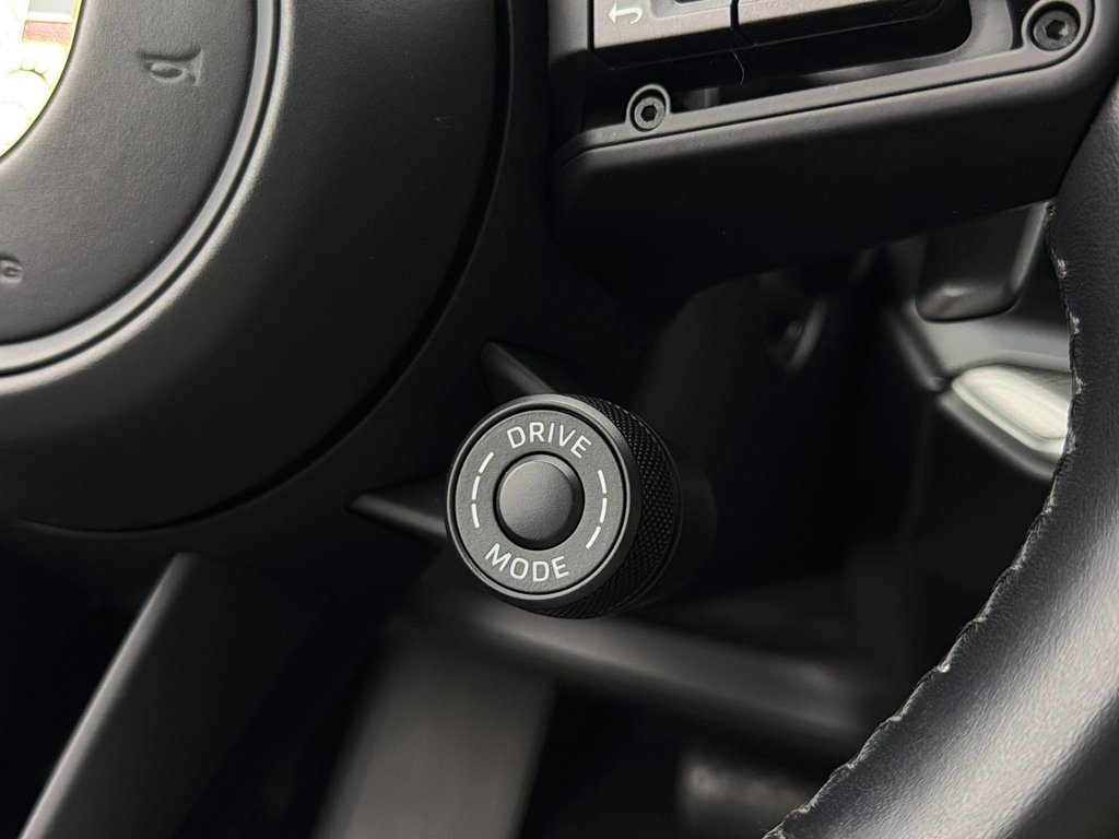 2024 Porsche Cayenne in Laval, Quebec - 16 - w1024h768px