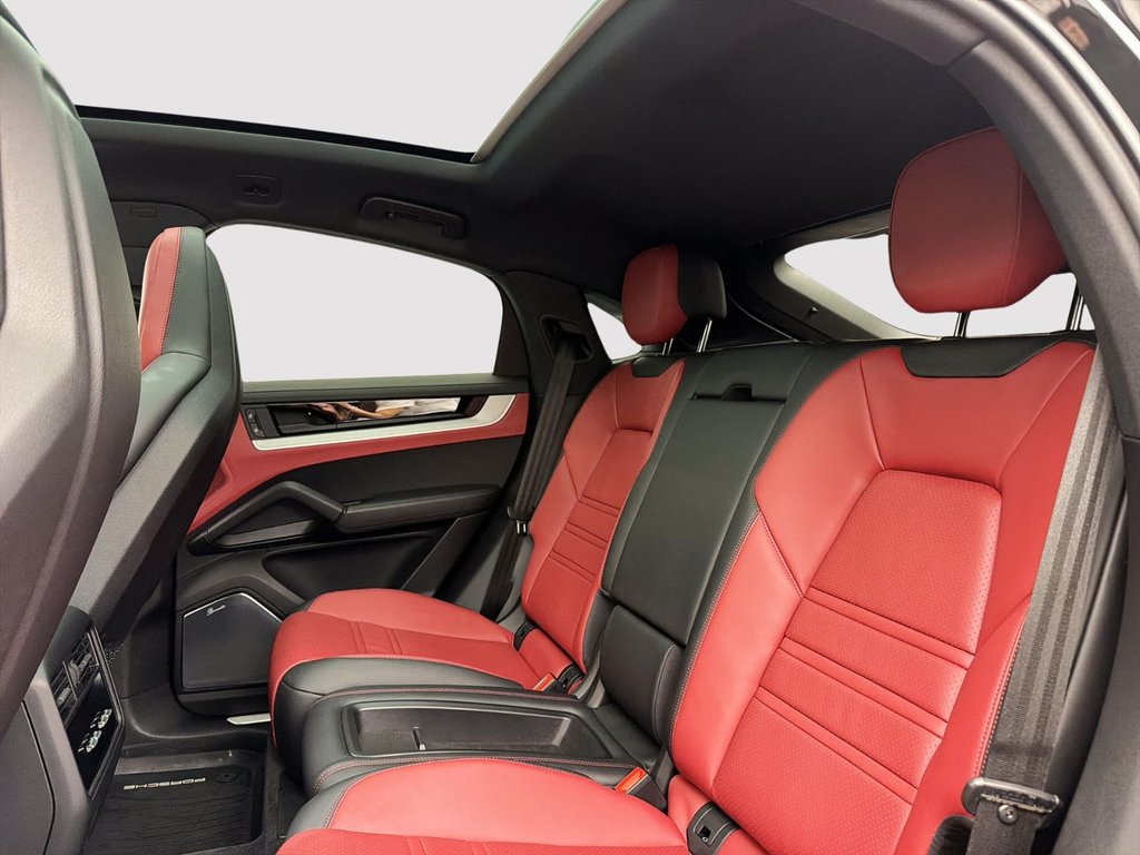 Porsche Cayenne  2024 à Laval, Québec - 26 - w1024h768px