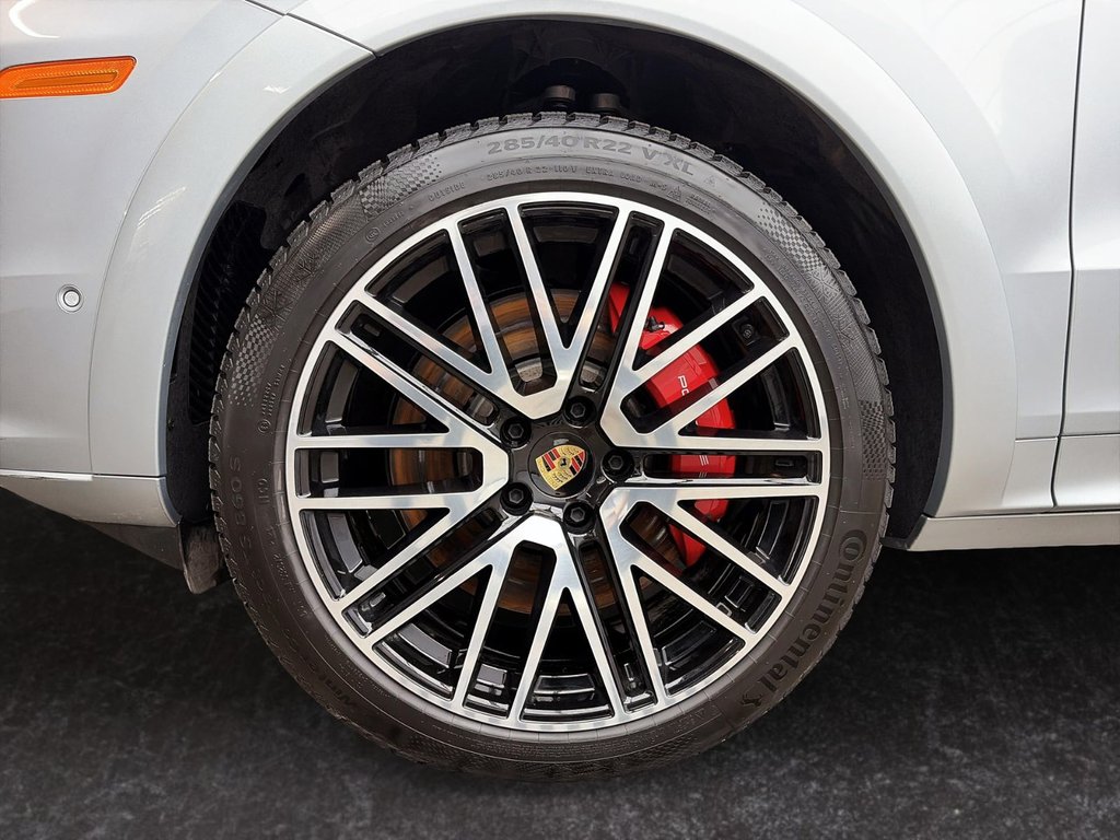 2024 Porsche Cayenne S in Laval, Quebec - 10 - w1024h768px