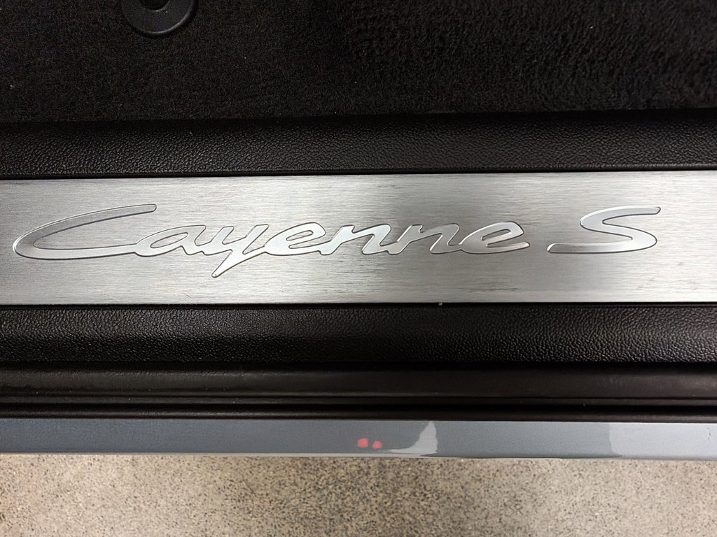 2024 Porsche Cayenne S in Laval, Quebec - 32 - w1024h768px