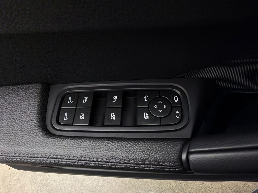 2024 Porsche Cayenne S in Laval, Quebec - 31 - w1024h768px