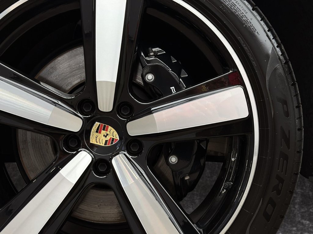 Porsche Cayenne  2024 à Laval, Québec - 11 - w1024h768px