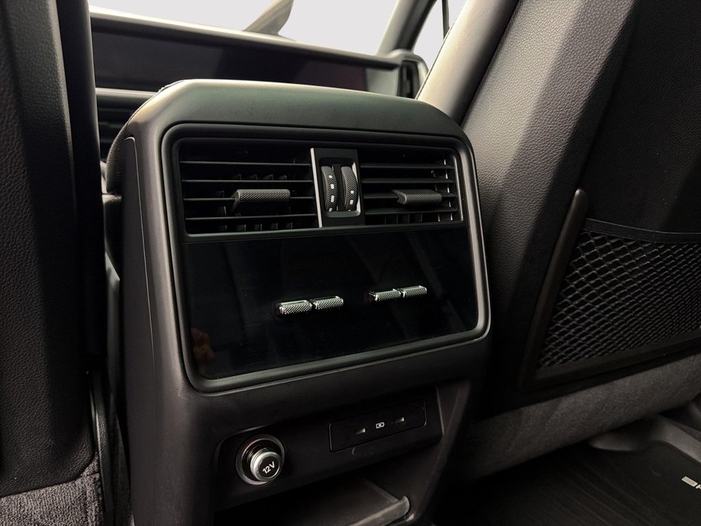 Porsche Cayenne  2024 à Laval, Québec - 26 - w1024h768px