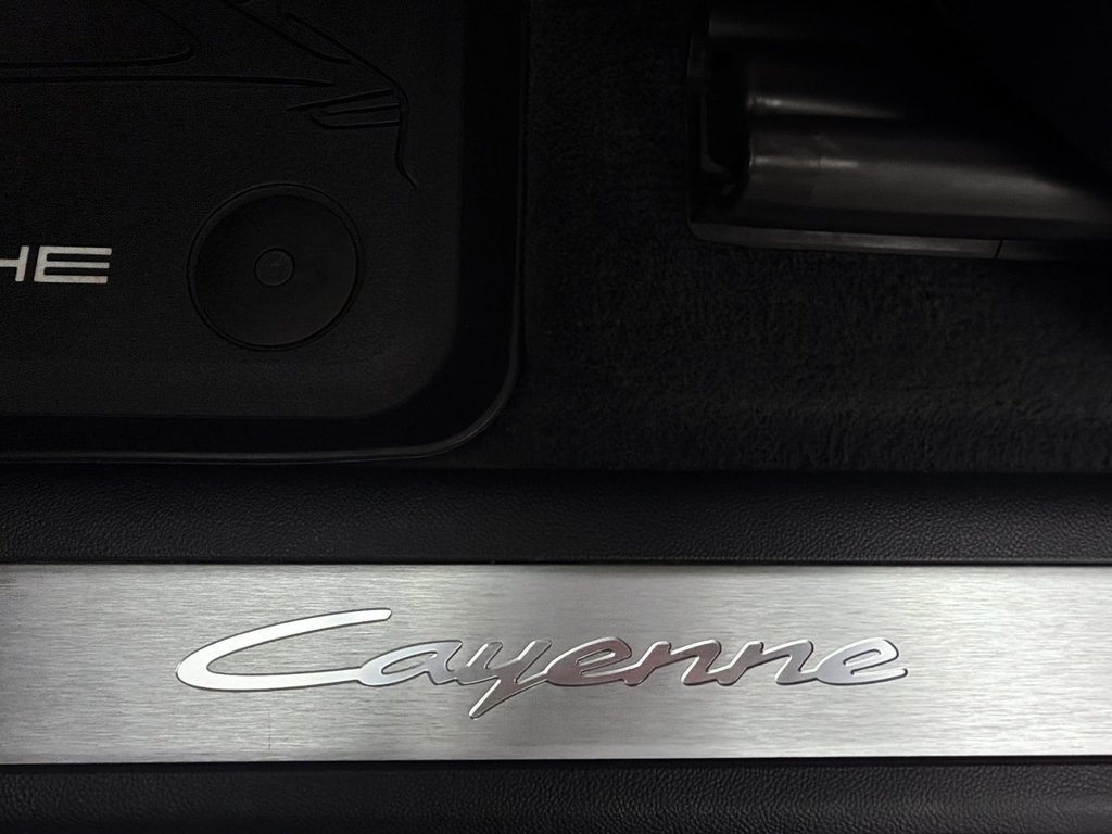 Porsche Cayenne  2024 à Laval, Québec - 31 - w1024h768px