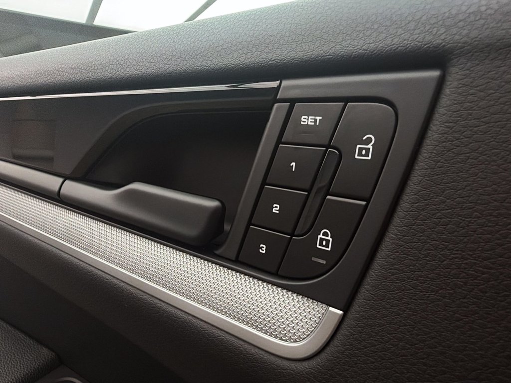 Porsche Cayenne  2024 à Laval, Québec - 28 - w1024h768px