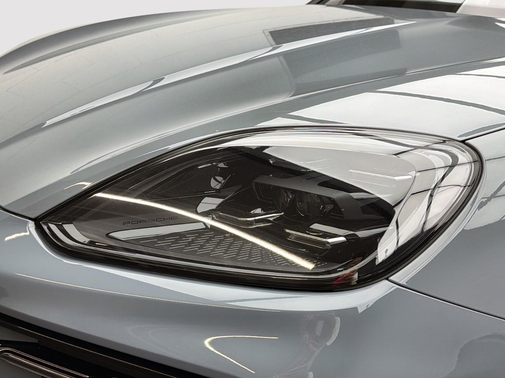 Porsche Cayenne  2024 à Laval, Québec - 8 - w1024h768px
