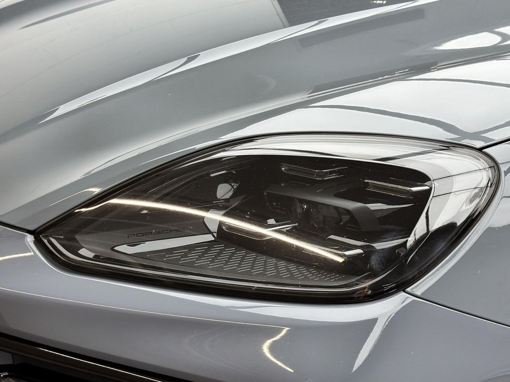Porsche Cayenne  2024 à Laval, Québec - 8 - w1024h768px