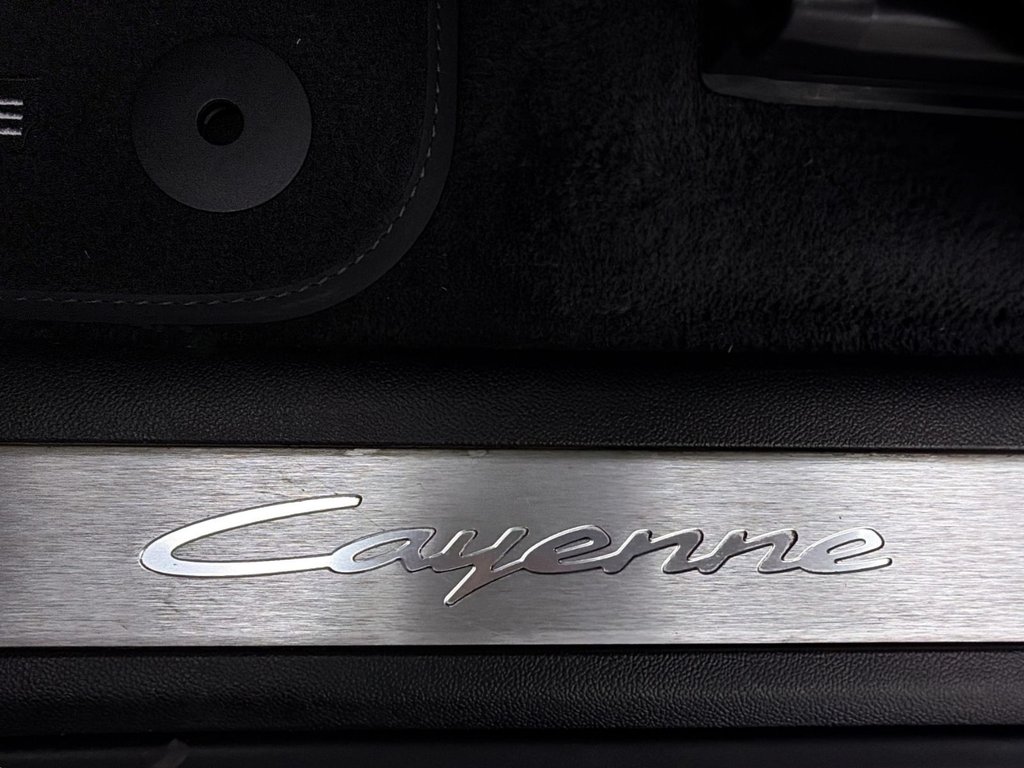 Porsche Cayenne  2024 à Laval, Québec - 30 - w1024h768px