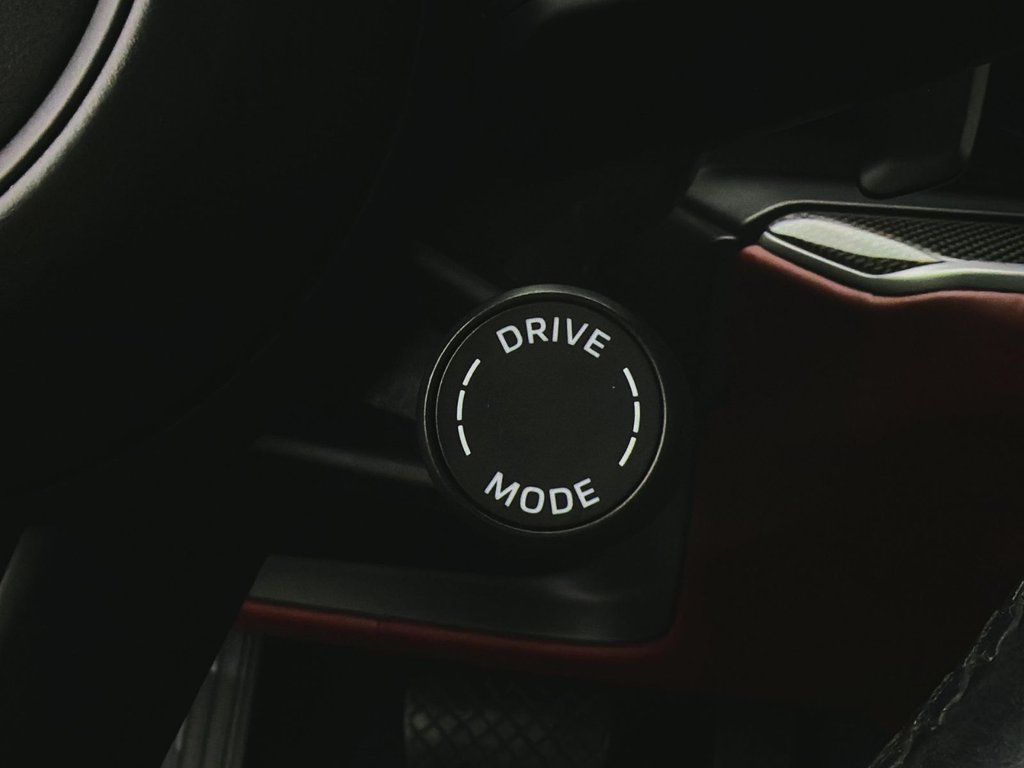Porsche Cayenne  2024 à Laval, Québec - 16 - w1024h768px