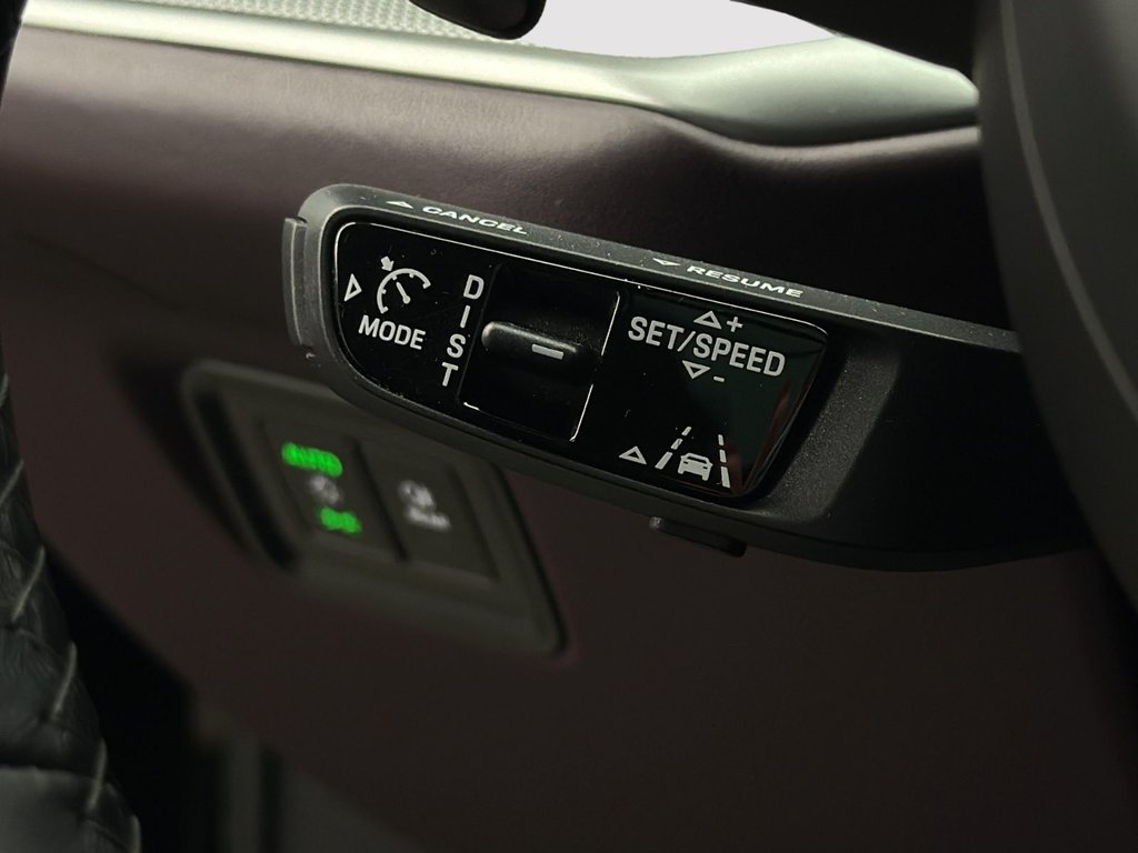 Porsche Cayenne E-Hybrid 2024 à Laval, Québec - 17 - w1024h768px