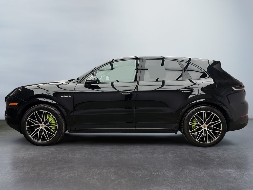 Porsche Cayenne E-Hybrid 2024 à Laval, Québec - 2 - w1024h768px