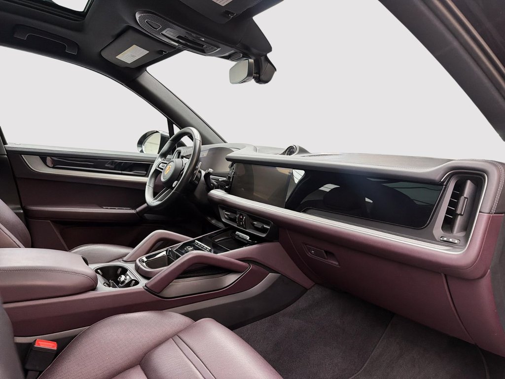 Porsche Cayenne E-Hybrid 2024 à Laval, Québec - 23 - w1024h768px