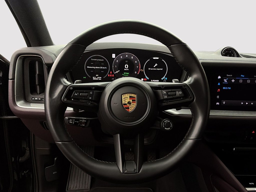 Porsche Cayenne E-Hybrid 2024 à Laval, Québec - 15 - w1024h768px