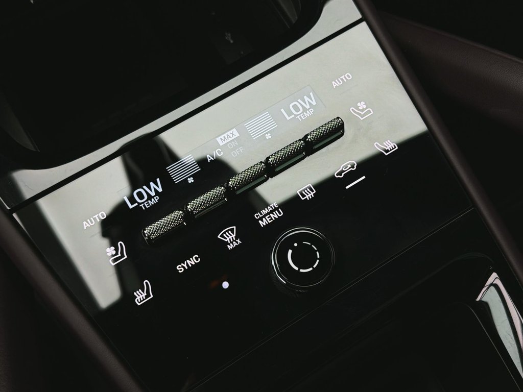 Porsche Cayenne E-Hybrid 2024 à Laval, Québec - 21 - w1024h768px