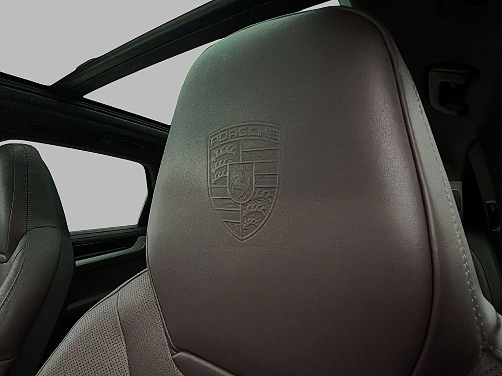 Porsche Cayenne E-Hybrid 2024 à Laval, Québec - 24 - w1024h768px