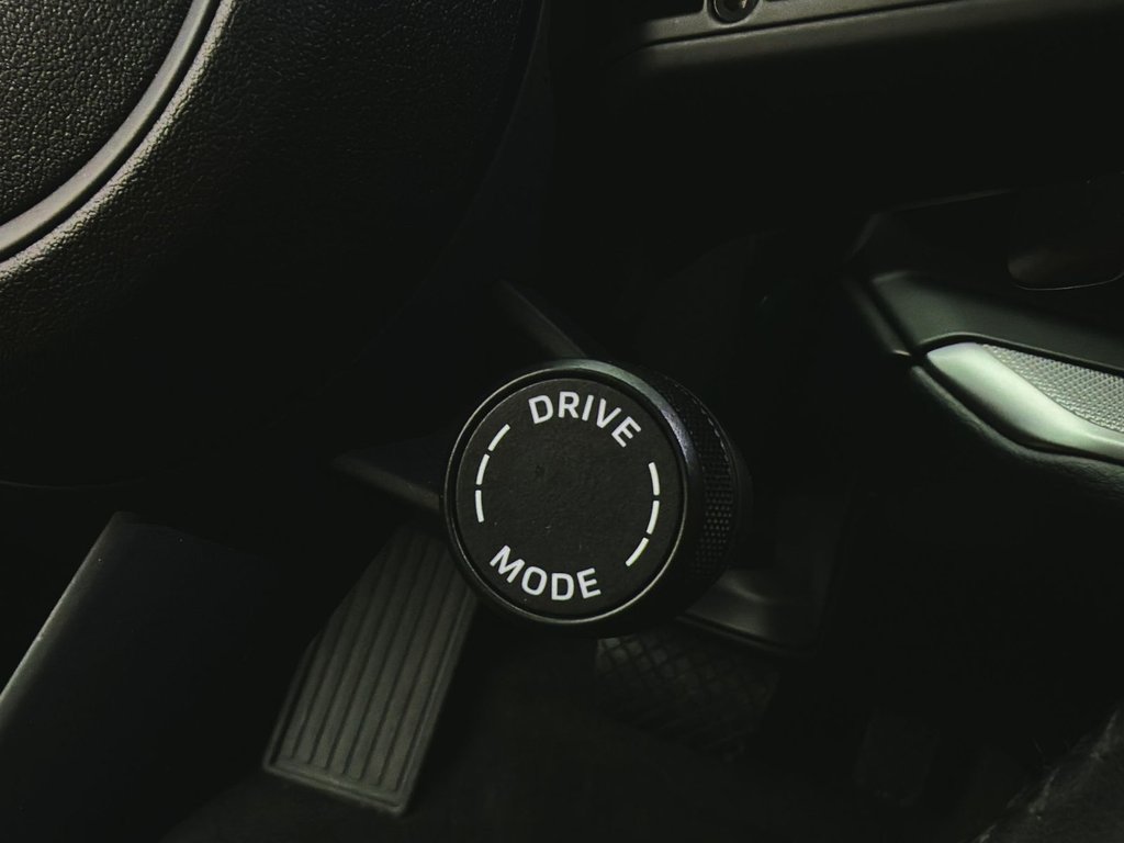 2025 Porsche Cayenne in Laval, Quebec - 16 - w1024h768px