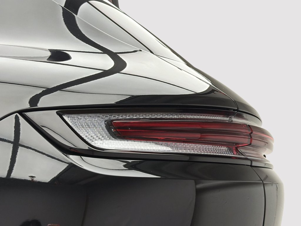 2025 Porsche Cayenne in Laval, Quebec - 9 - w1024h768px