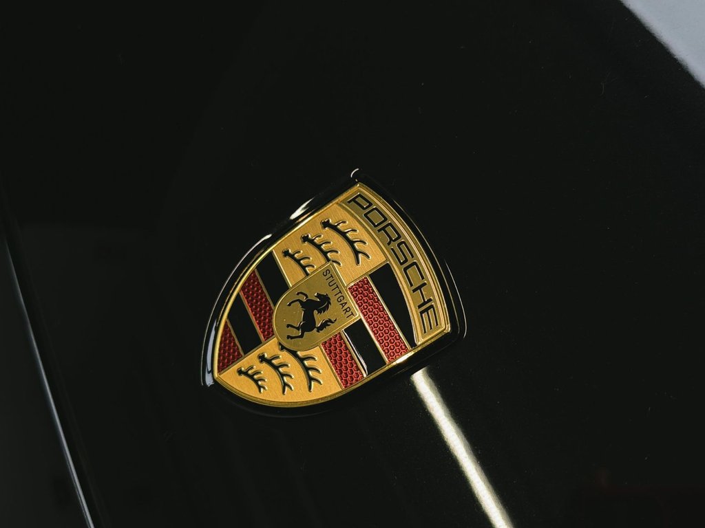 2025 Porsche Cayenne in Laval, Quebec - 6 - w1024h768px