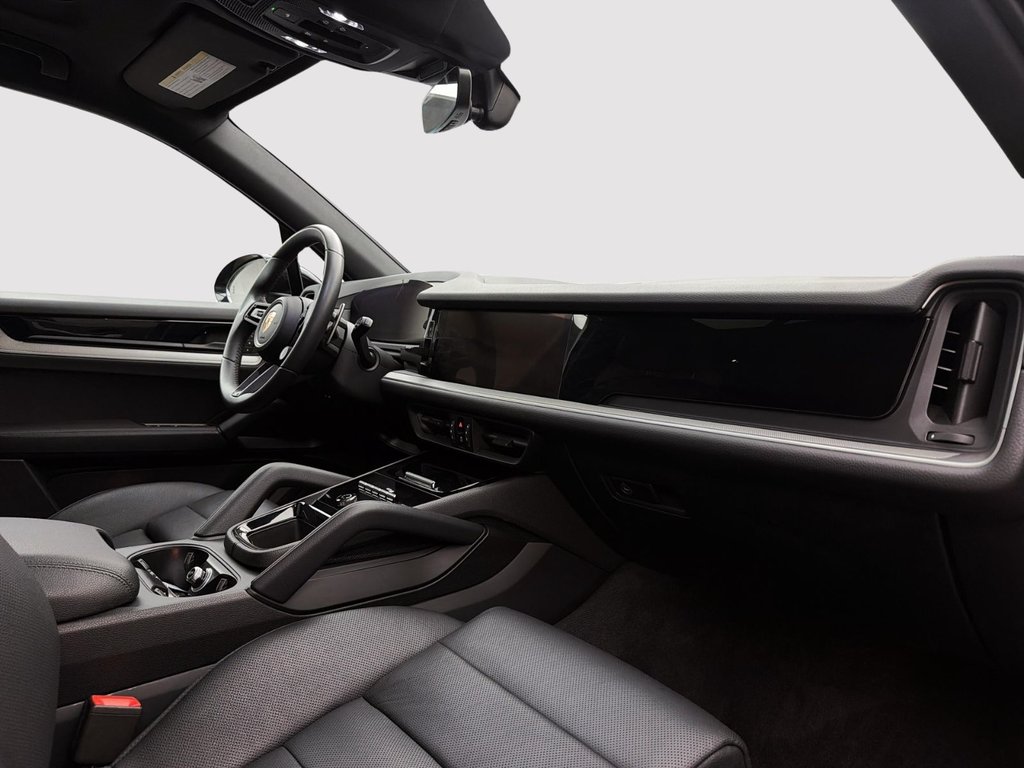 2025 Porsche Cayenne in Laval, Quebec - 21 - w1024h768px