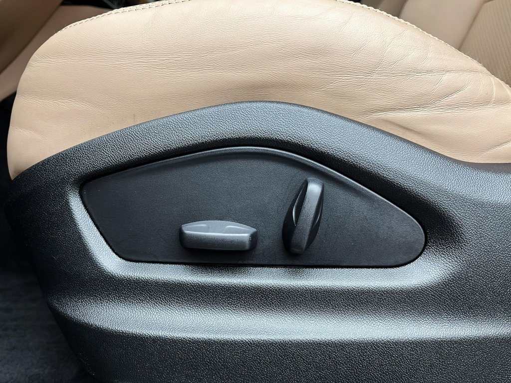 2025 Porsche Cayenne E-Hybrid in Laval, Quebec - 26 - w1024h768px