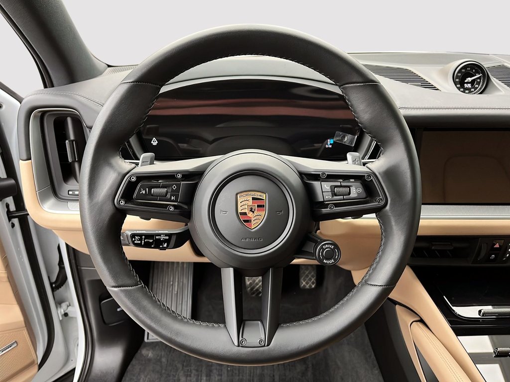 2025 Porsche Cayenne E-Hybrid in Laval, Quebec - 16 - w1024h768px