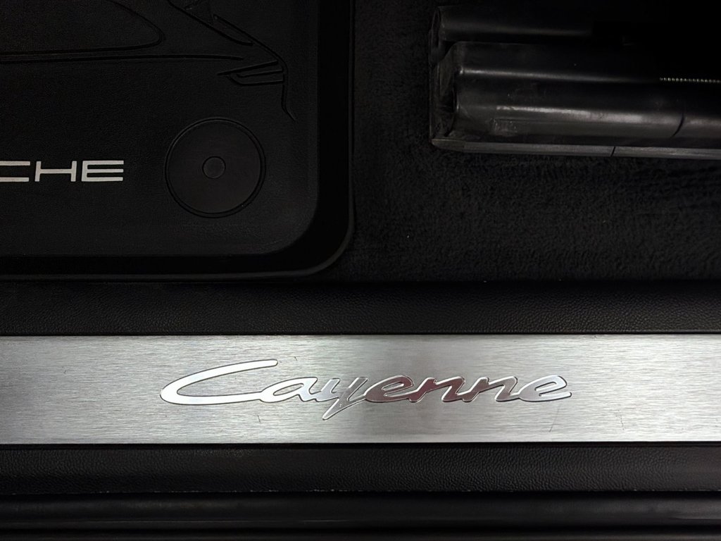 2025 Porsche Cayenne in Laval, Quebec - 29 - w1024h768px