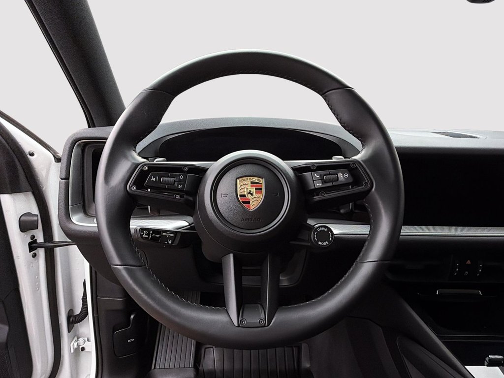 2025 Porsche Cayenne in Laval, Quebec - 15 - w1024h768px