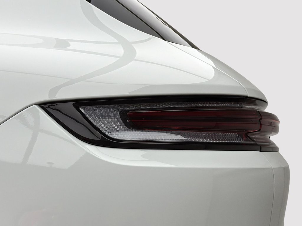 2025 Porsche Cayenne in Laval, Quebec - 9 - w1024h768px