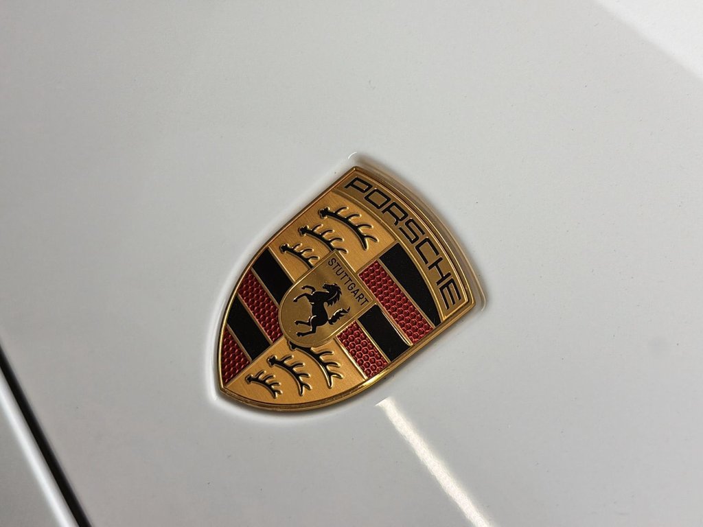 2025 Porsche Cayenne in Laval, Quebec - 6 - w1024h768px