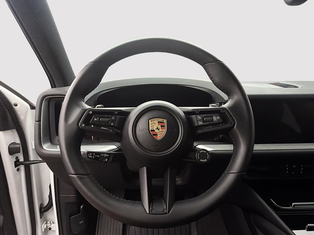 2025 Porsche Cayenne in Laval, Quebec - 15 - w1024h768px