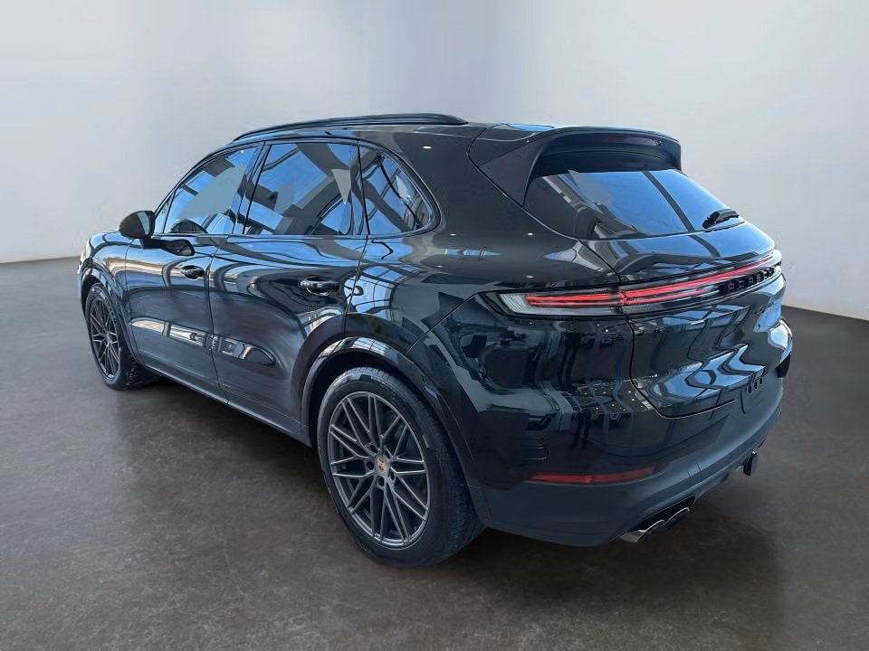 Porsche Cayenne  2025 à Laval, Québec - 3 - w1024h768px