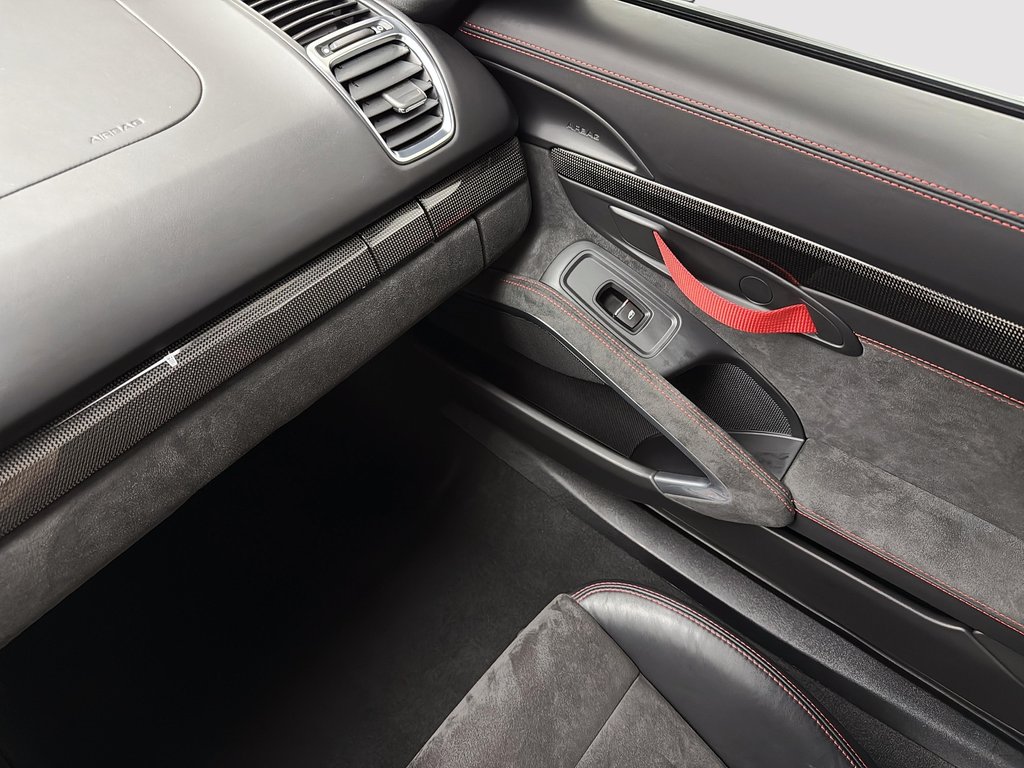 2016 Porsche Cayman GT4 manual Sport Chrono Pack in Laval, Quebec - 31 - w1024h768px