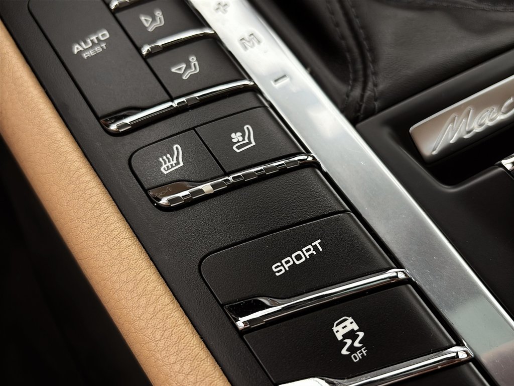 2018 Porsche Macan Premium Package Plus in Laval, Quebec - 21 - w1024h768px