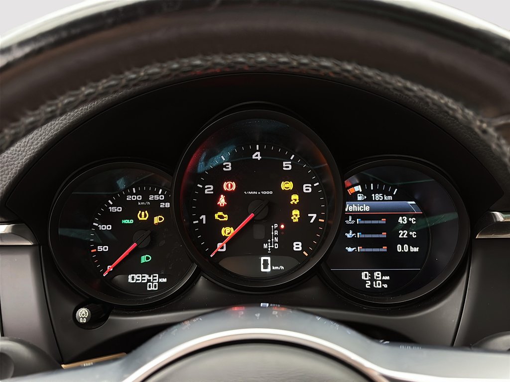 2018 Porsche Macan Premium Package Plus in Laval, Quebec - 18 - w1024h768px