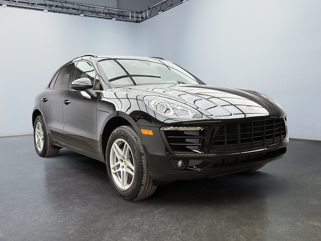 2018 Porsche Macan Premium Package Plus in Laval, Quebec - 7 - w1024h768px