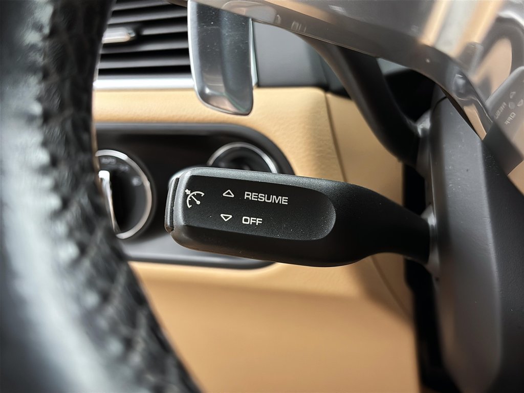 2018 Porsche Macan Premium Package Plus in Laval, Quebec - 19 - w1024h768px