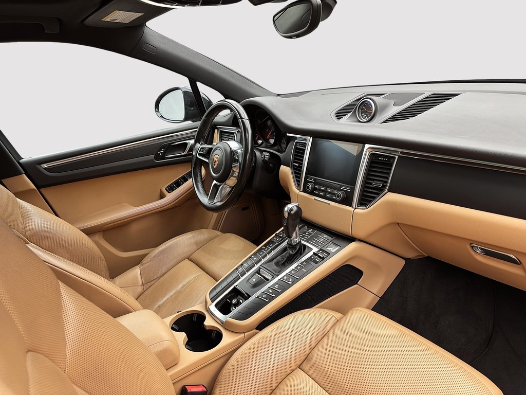 2018 Porsche Macan Premium Package Plus in Laval, Quebec - 26 - w1024h768px