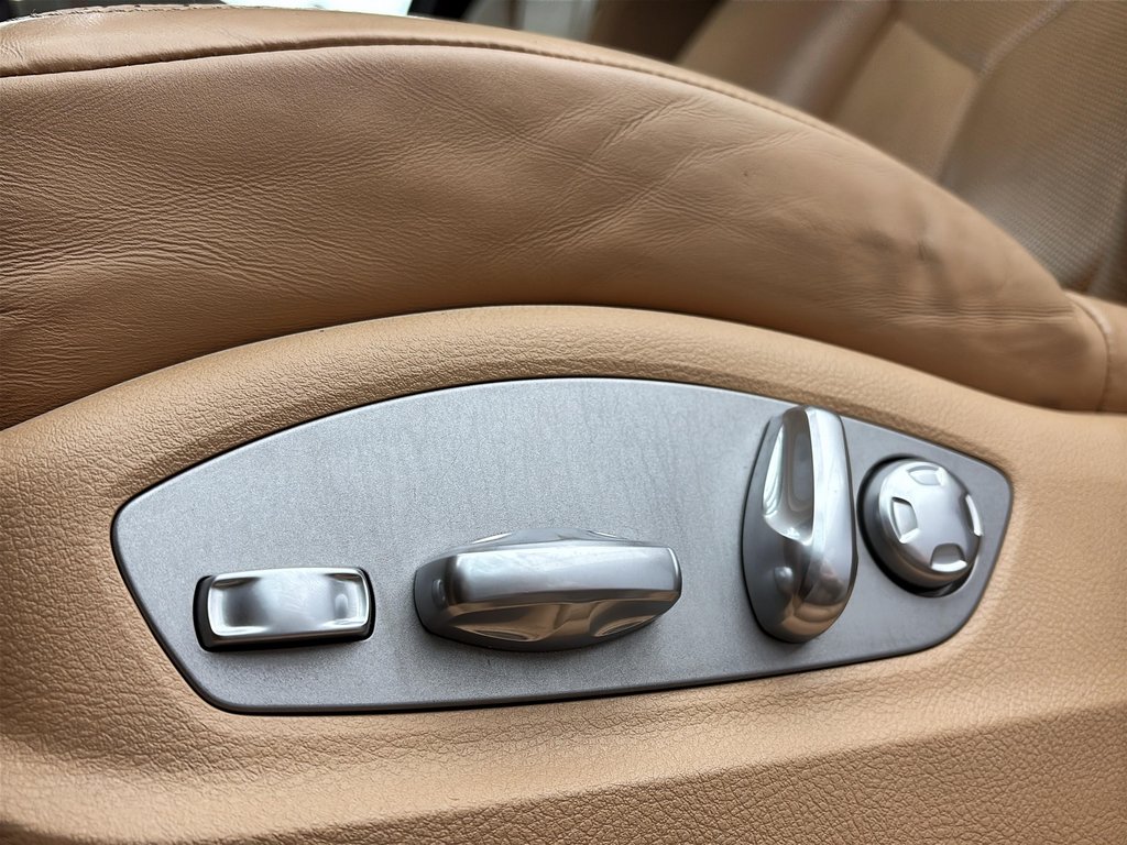 2018 Porsche Macan Premium Package Plus in Laval, Quebec - 32 - w1024h768px